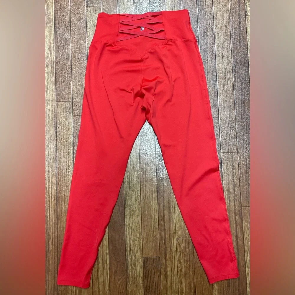 💕BuffBunny Amor Legging in the color Salsa Red - Picture 4 of 16